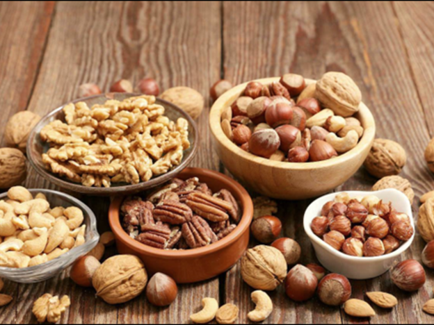 10 Important Reasons to Eat Nuts