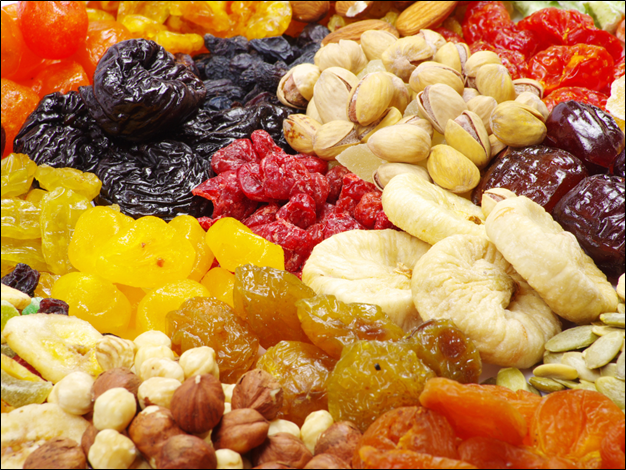 How Dried Fruits & Nuts are Beneficial During Pregnancy
