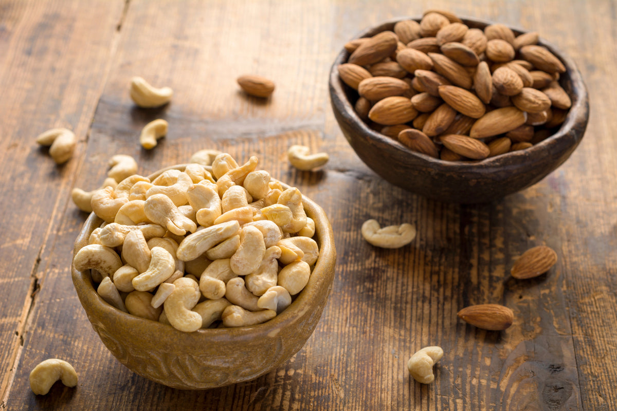 Cashews Vs. Almonds: A Nutritional Comparison – Tavazo